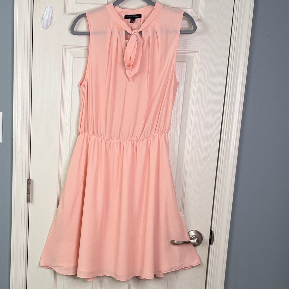 Banana Republic soft-blush dress tie-neck detail elastic waist flowy skirt.
